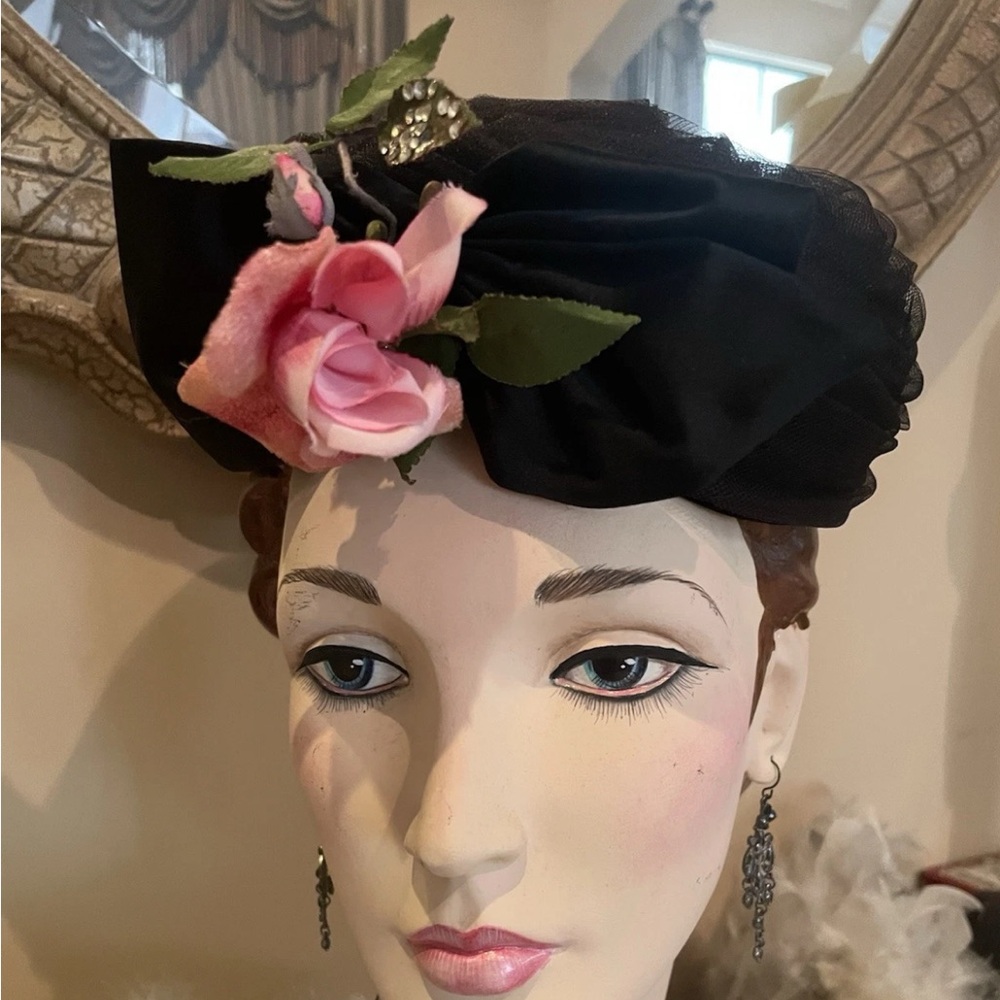 Vintage Ladies Hat Original Flowered Hat Box Black Bee Hive Net Pink Rose